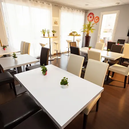 Grand Cap Rooftop Pool