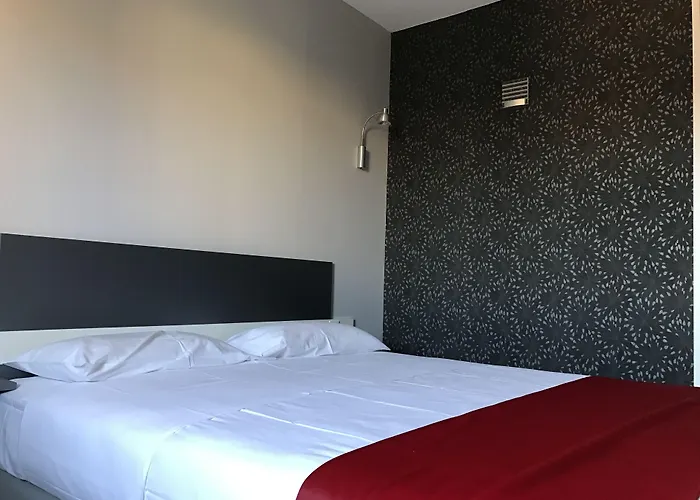 Grand Cap Rooftop Pool