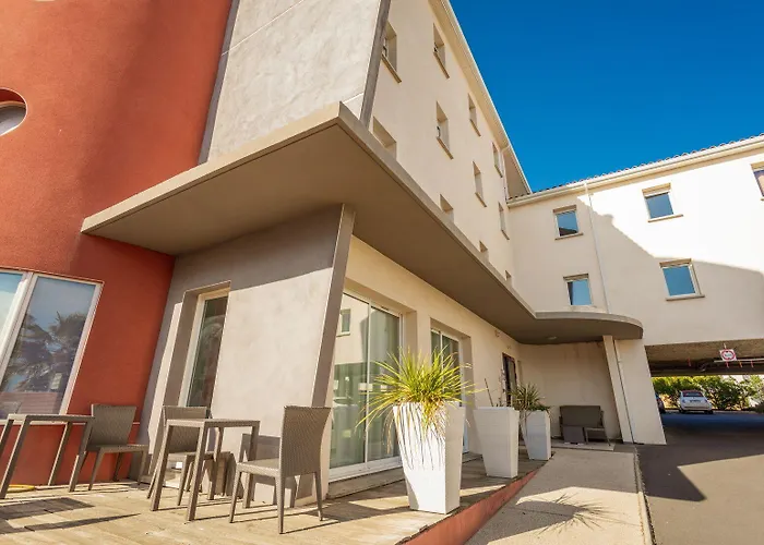 Hotel Grand Cap Rooftop Pool