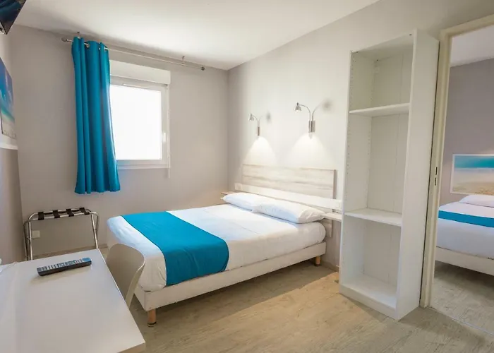 Grand Cap Rooftop Pool Hotel 2*