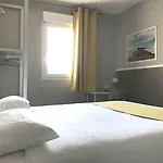 Grand Cap Rooftop Pool Hotel 2*