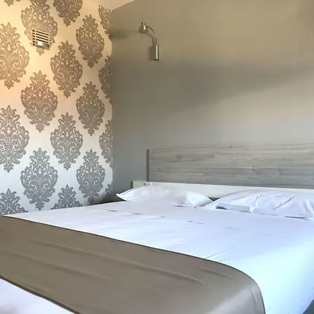 Ξενοδοχείο Grand Cap Rooftop Pool 2*