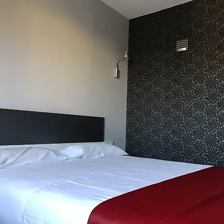 Grand Cap Rooftop Pool