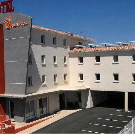 Hotel Grand Cap Rooftop Pool 2*