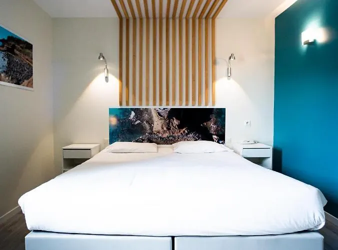 Grand Cap Rooftop Pool 2*