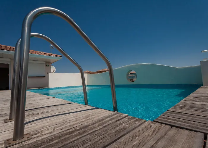 Grand Cap Rooftop Pool ホテル 2*