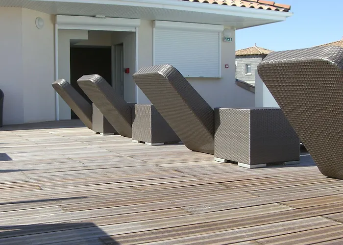 Grand Cap Rooftop Pool 2* アグド