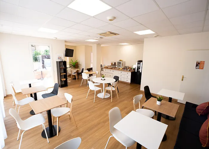 Grand Cap Rooftop Pool